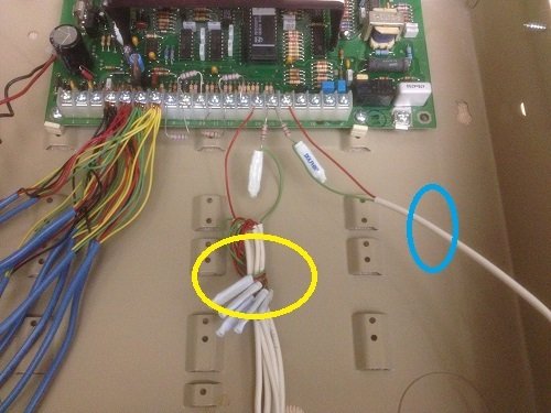 Alarm panel zones with single (blue) and multiple (yellow) wires